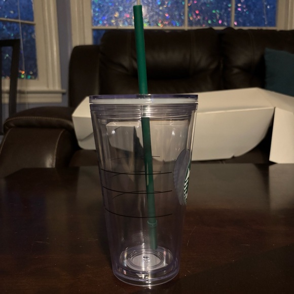 Starbucks 16 oz Clear Grande Tumbler with Green Straw, NWT - Picture 4 of 6